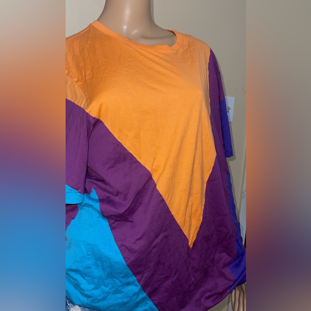 Casual everyday T-shirt. LV XXL